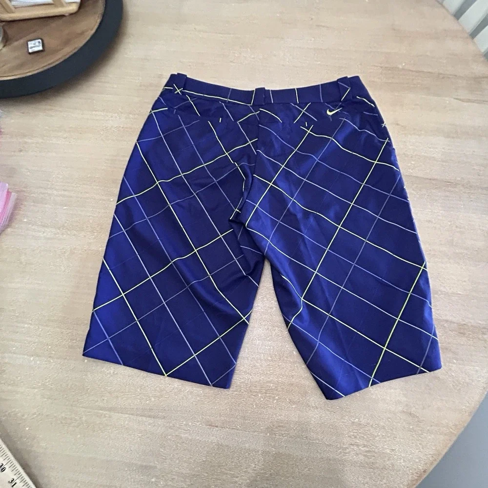 Nike Golf Shorts Women's 10 Dri Fit Mid Rise Bermuda 13' Golf Short Purple Plaid